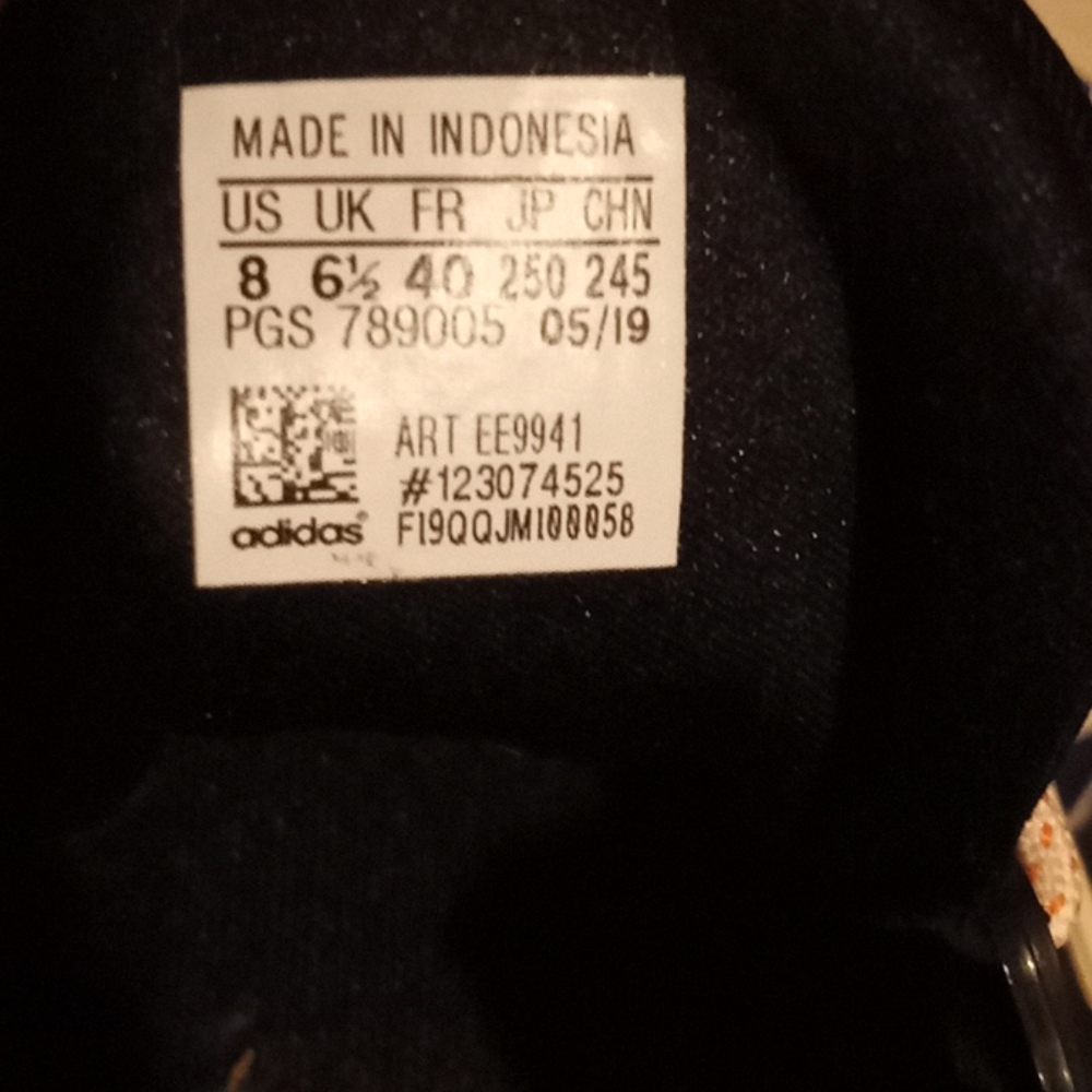 Adidas - Picture 4 of 4